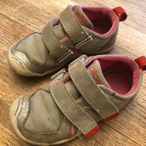 Plae Ty size 9